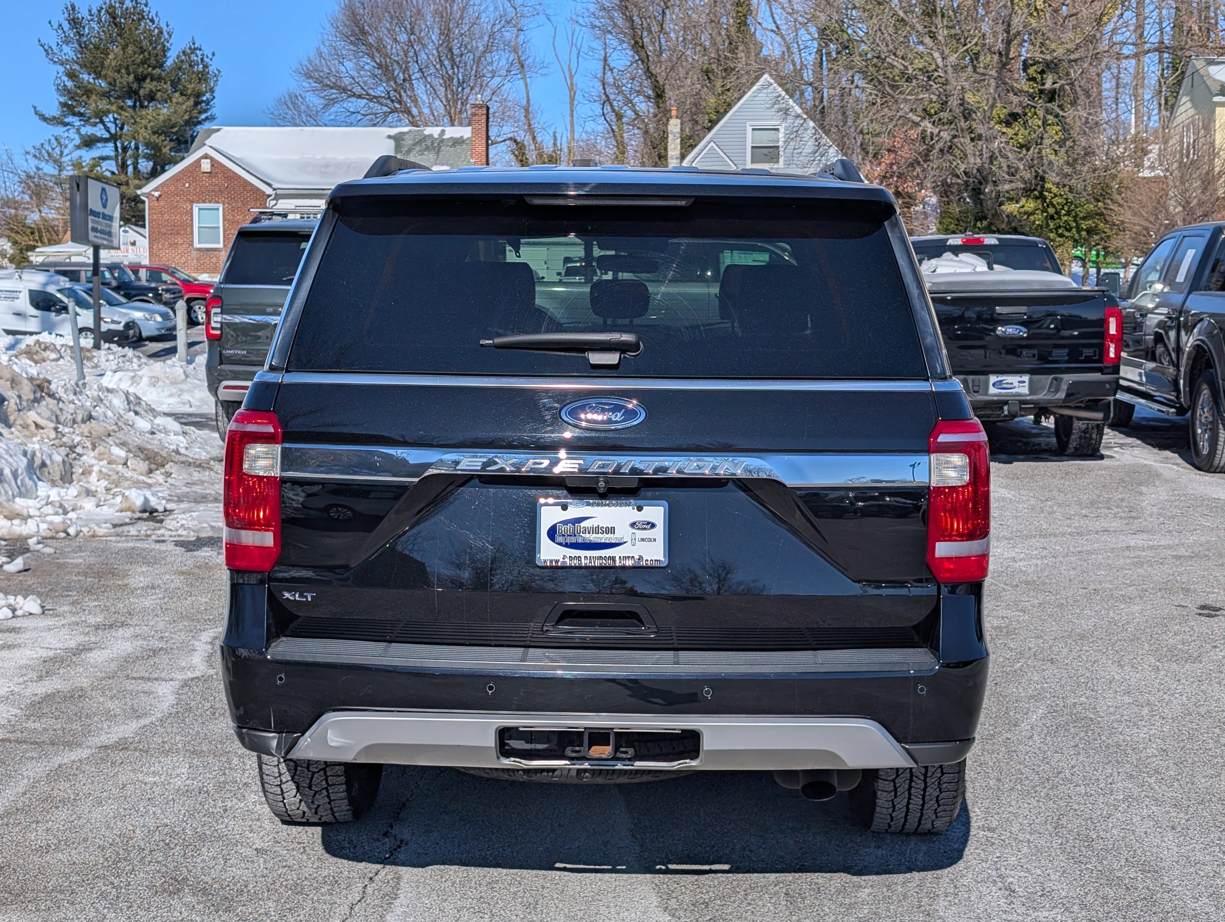 Certified 2020 Ford Expedition XLT w/ Equipment Group 202A image 3