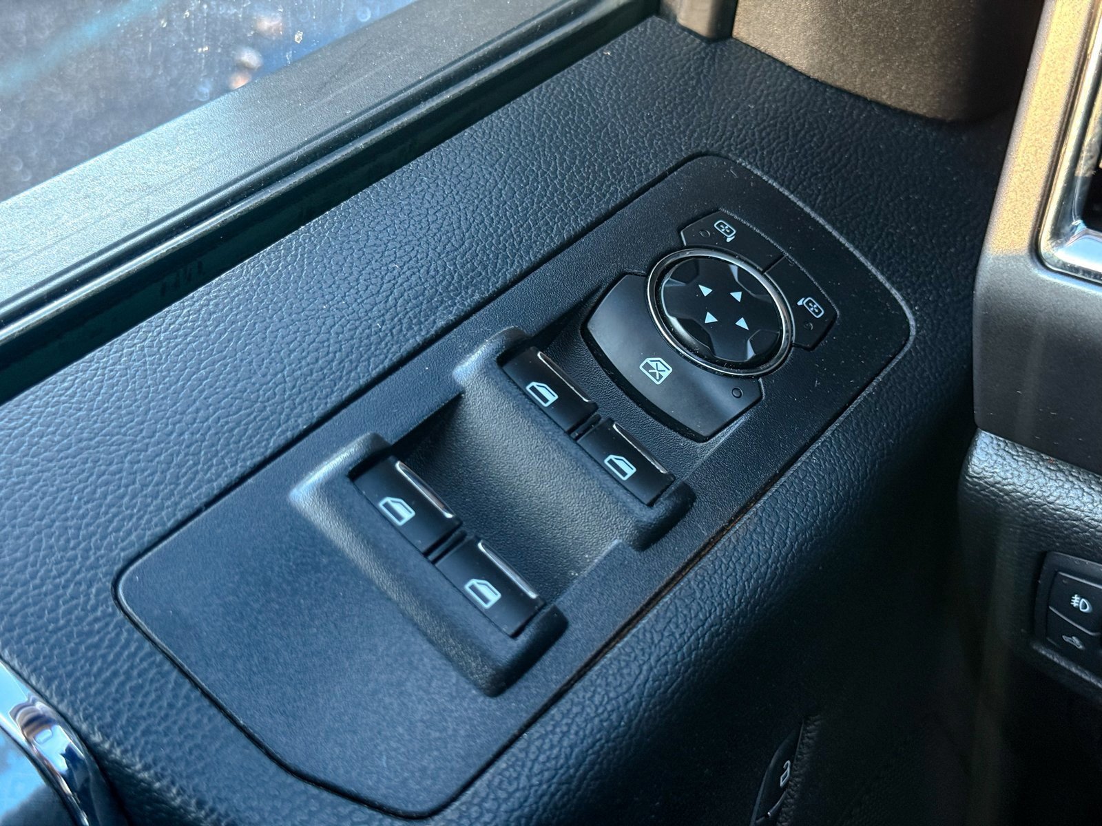 Certified 2017 Ford F150 XLT w/ Equipment Group 302A Luxury image 33