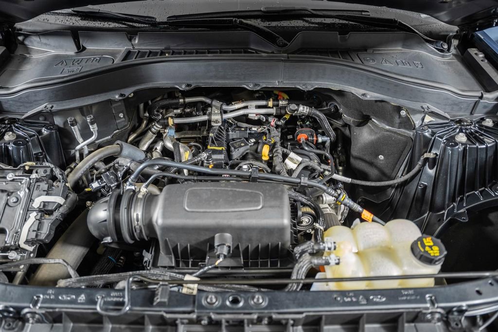 Certified 2021 Ford Explorer XLT w/ Equipment Group 202A image 21