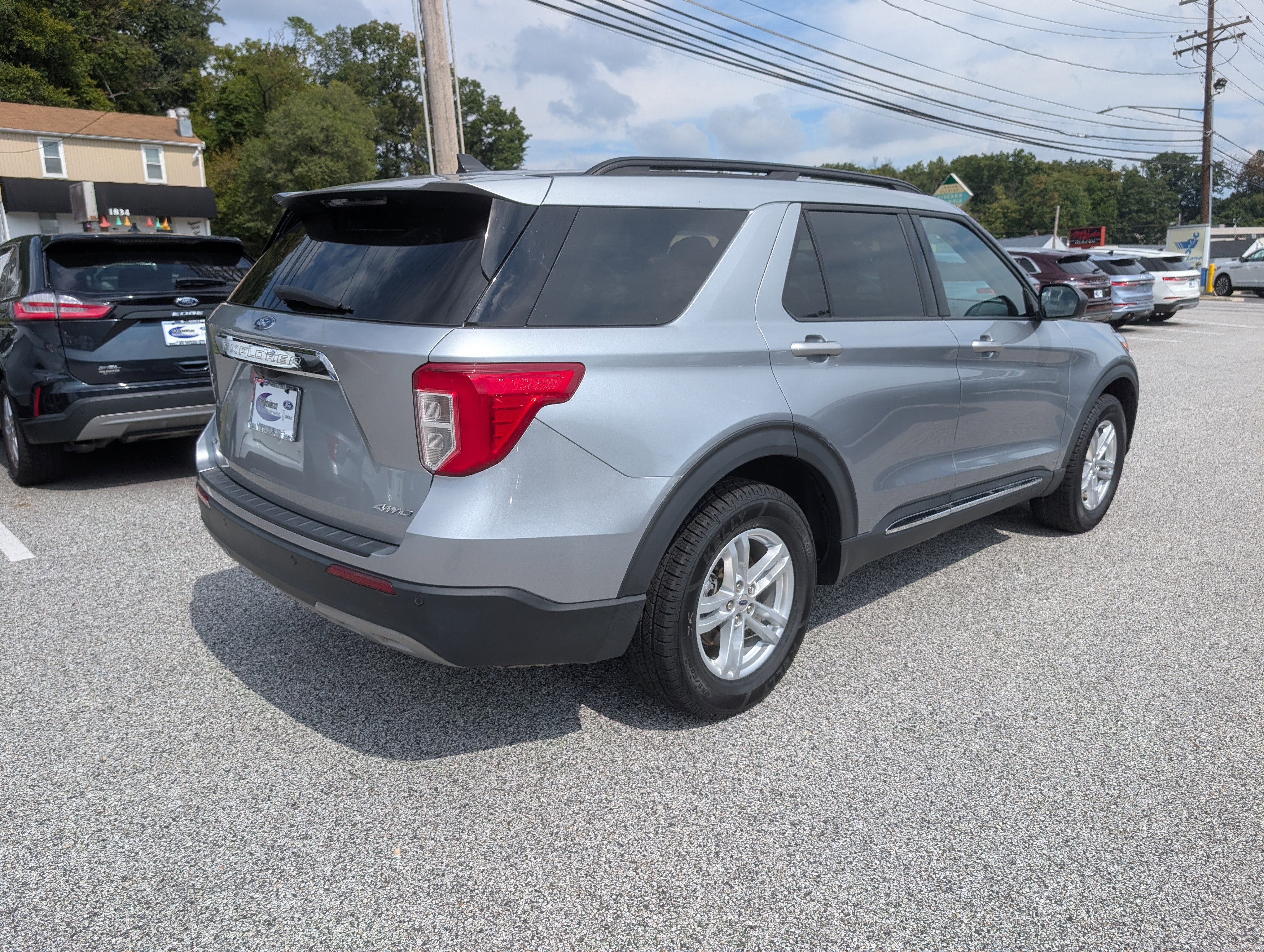 Certified 2022 Ford Explorer XLT w/ Equipment Group 202A image 7