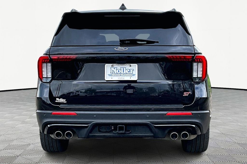 Certified 2025 Ford Explorer ST image 3