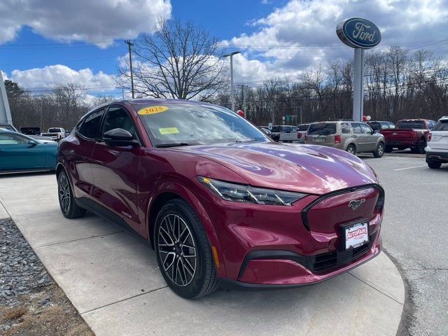 Certified 2025 Ford Mustang Mach-E Premium image 8