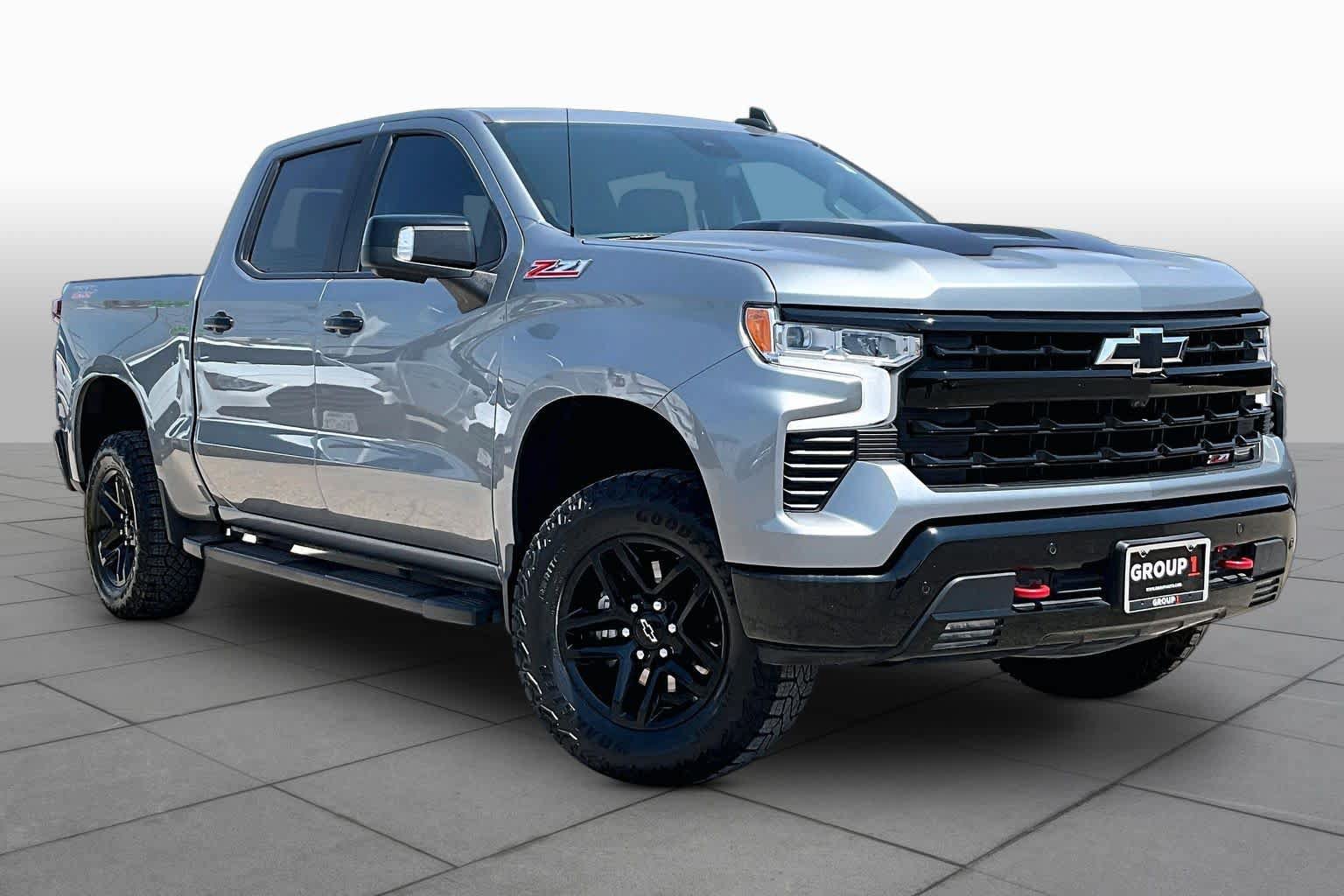 Used 2024 Chevrolet Silverado 1500 LT Trail Boss w/ LT Trail Boss Premium Package AWD/4WD image 3