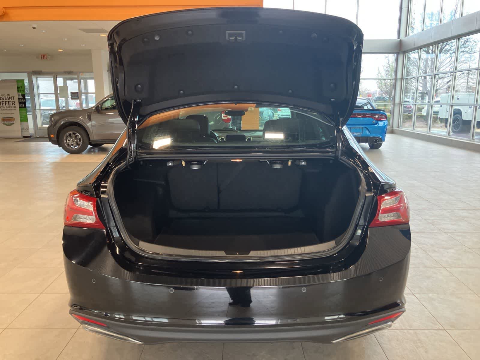 Used 2019 Chevrolet Malibu Premier FWD image 28