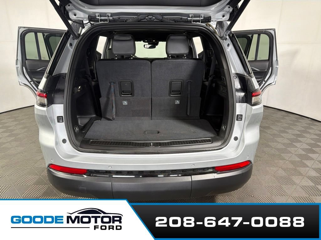 Used 2023 Jeep Grand Cherokee L Laredo AWD/4WD image 20