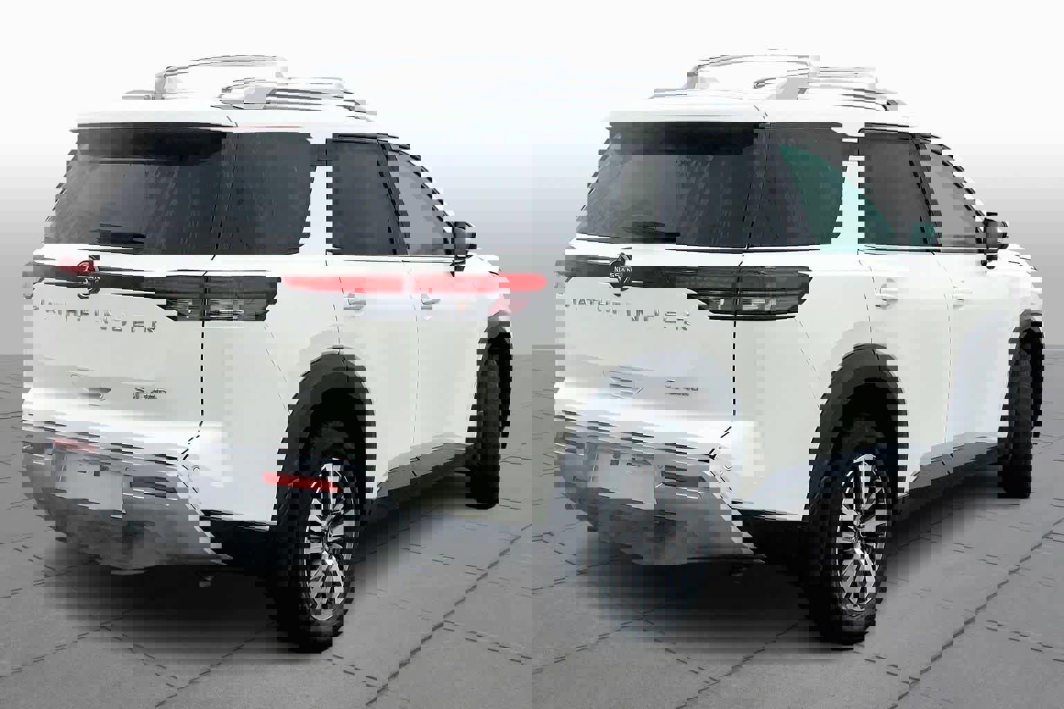 Used 2023 Nissan Pathfinder SL image 3