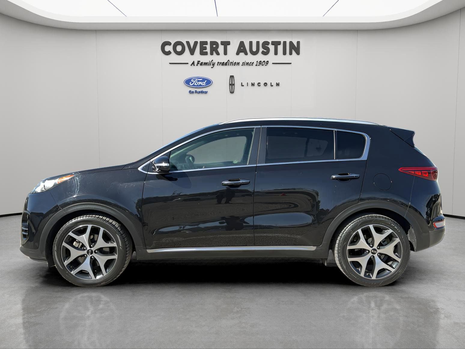 Used 2017 Kia Sportage SX image 2