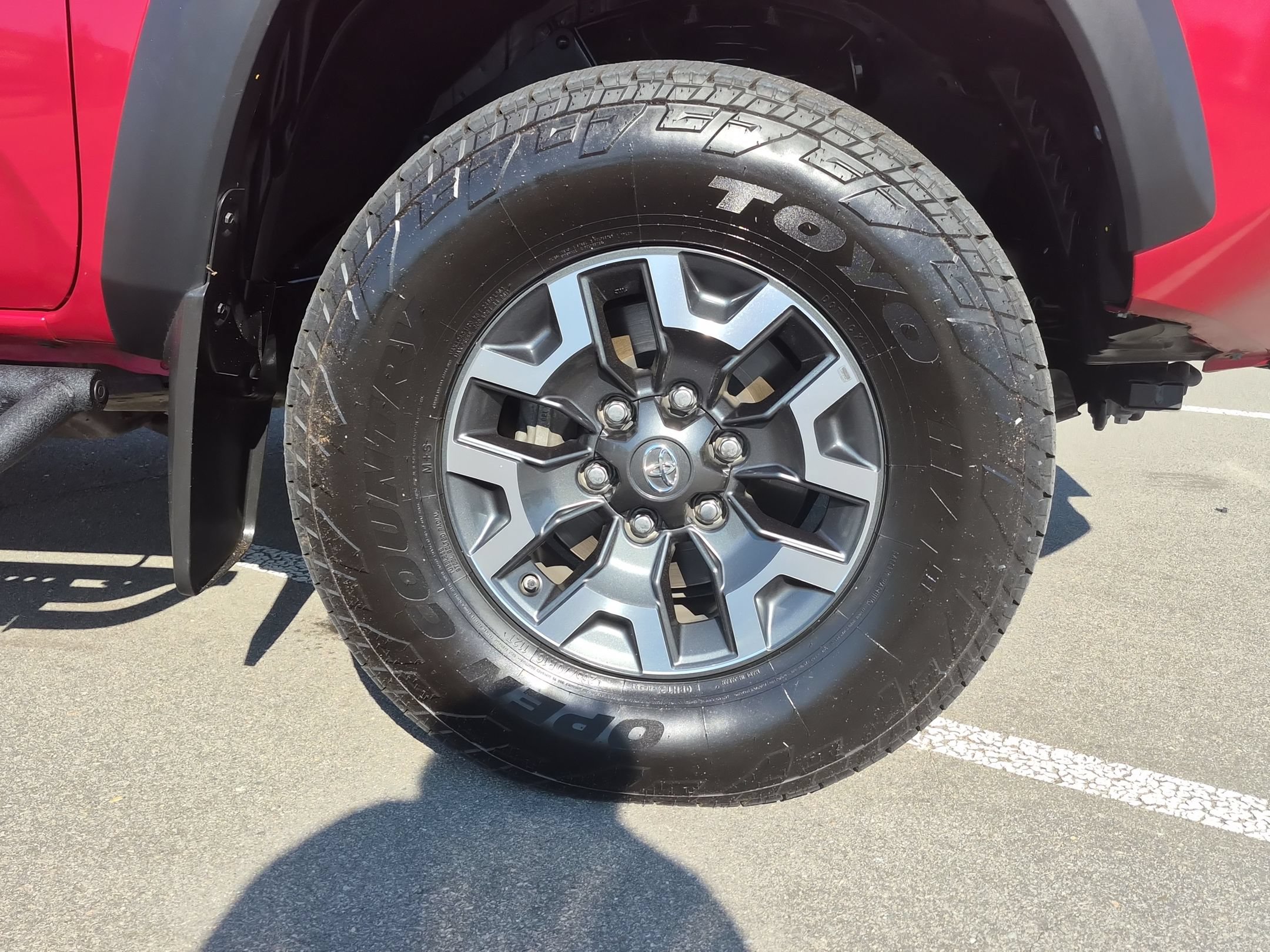 Used 2018 Toyota Tacoma TRD Off-Road w/ Technology Package AWD/4WD image 11