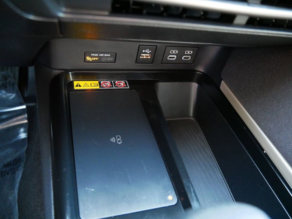 Used 2025 Toyota Camry LE FWD image 25