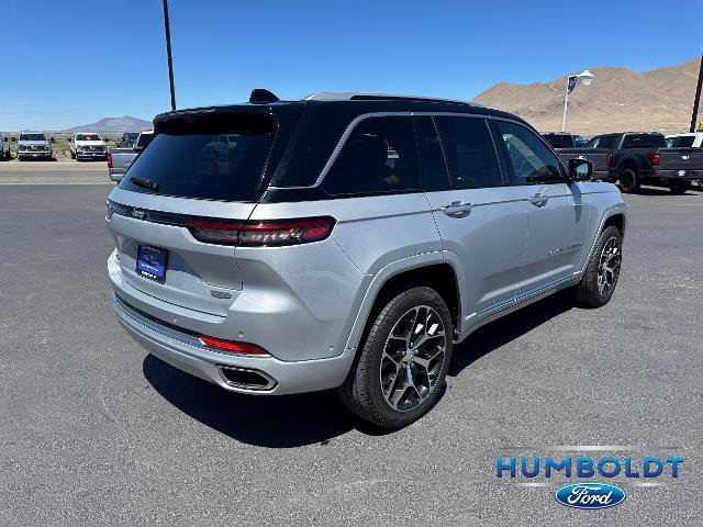 Used 2023 Jeep Grand Cherokee Summit AWD/4WD image 5