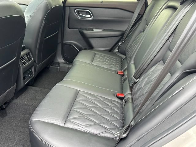 Used 2023 Nissan Rogue Platinum w/ Platinum Premium Package AWD/4WD image 12