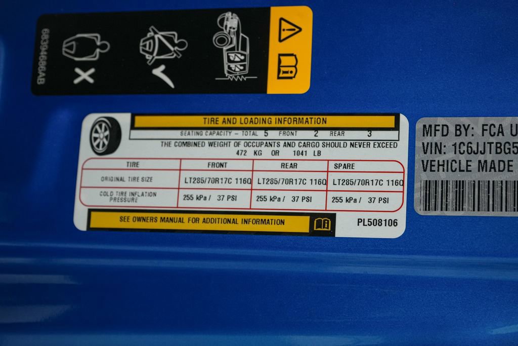 Used 2023 Jeep Gladiator Rubicon w/ LED Lighting Group AWD/4WD image 34