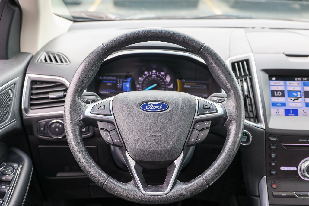 Certified 2019 Ford Edge Titanium w/ Cold Weather Package AWD/4WD image 8