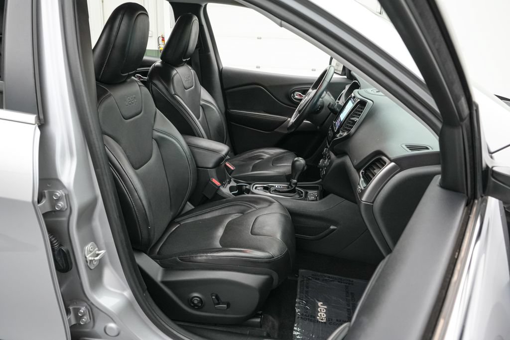 Used 2019 Jeep Cherokee Limited FWD image 21
