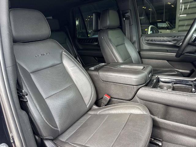 Used 2023 GMC Yukon Denali w/ Denali Reserve Package RWD image 9