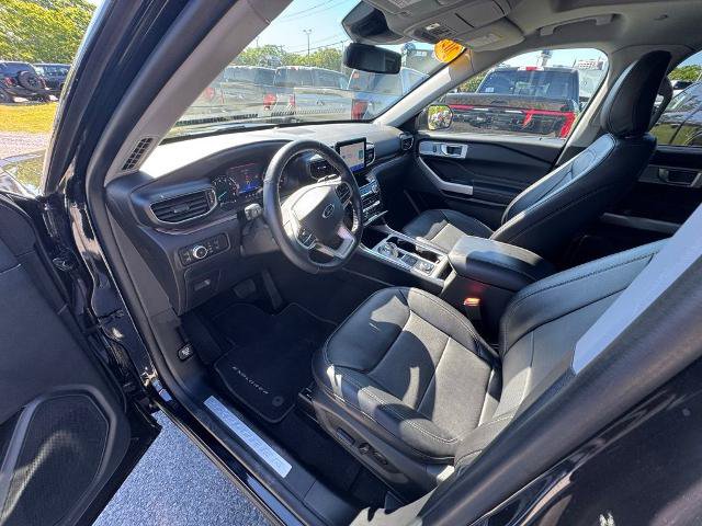 Certified 2021 Ford Explorer Limited w/ Hybrid Equipment Group 310A AWD/4WD image 11
