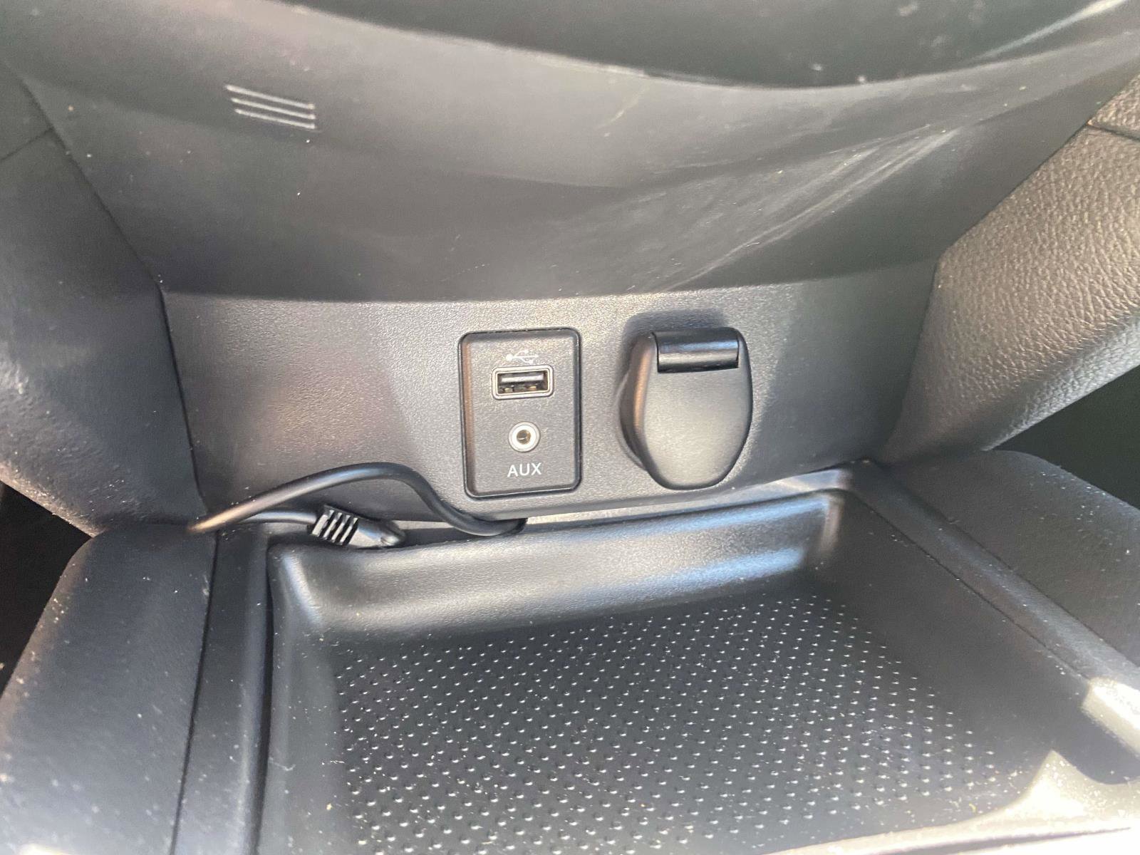 Used 2017 Nissan Rogue SV w/ SV Premium Package FWD image 27