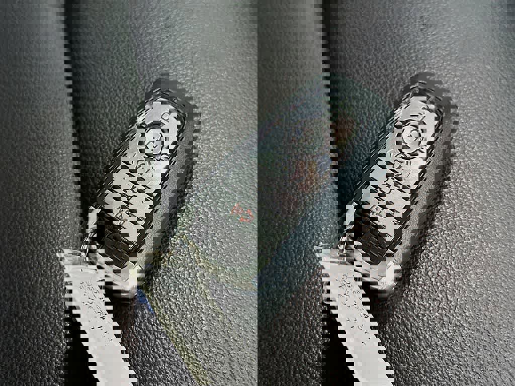 Certified 2020 Ford Explorer XLT w/ Equipment Group 202A image 25