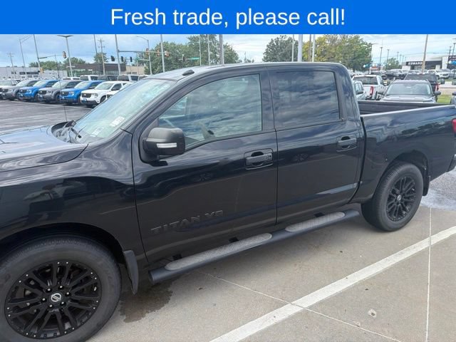 Used 2018 Nissan Titan SV w/ SV Convenience Package AWD/4WD image 1