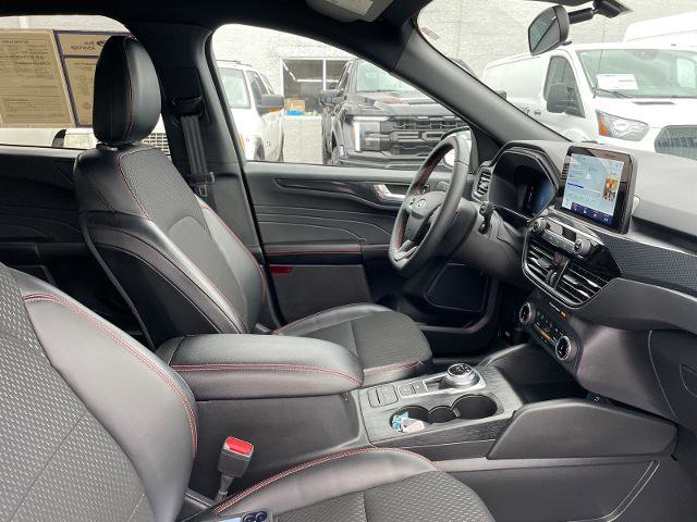 Certified 2025 Ford Escape ST-Line image 31