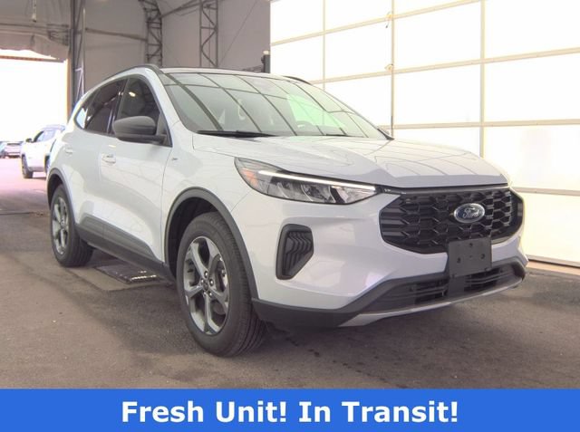 Certified 2025 Ford Escape ST-Line w/ Tech Pack #1 AWD/4WD image 4