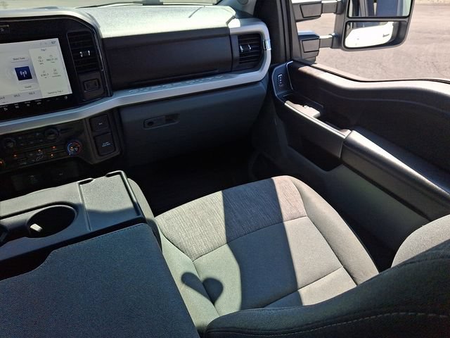 Certified 2025 Ford F250 XLT w/ Black Appearance Package AWD/4WD image 19