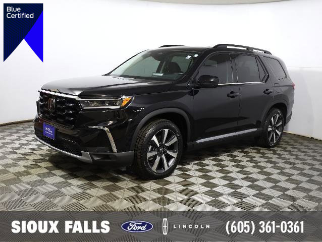 Used 2024 Honda Pilot Touring image 1