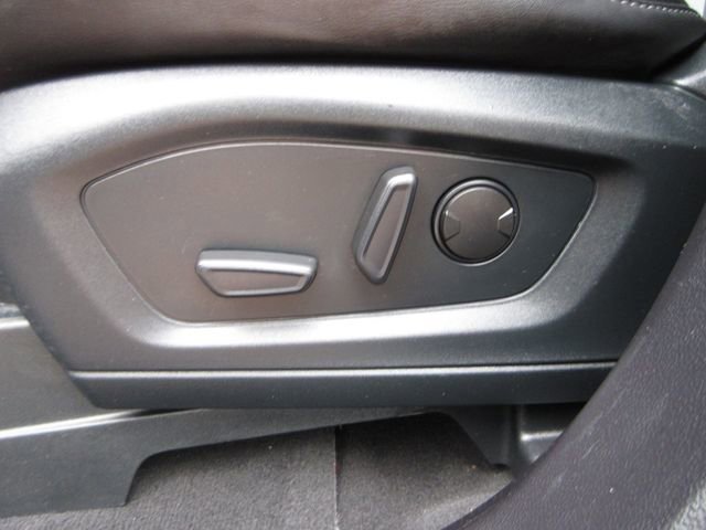 Certified 2022 Ford Explorer XLT w/ Equipment Group 202A image 13