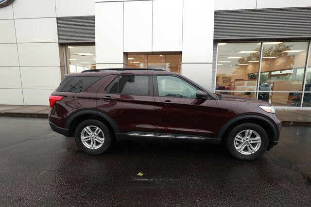 Certified 2023 Ford Explorer XLT w/ Equipment Group 202A AWD/4WD image 2