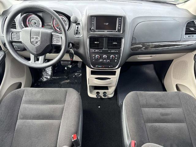 Used 2018 Dodge Grand Caravan SE w/ UConnect Hands-Free Group image 8