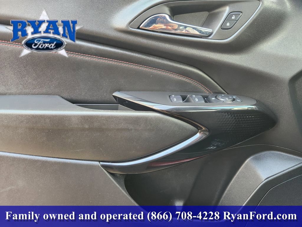 Used 2025 Chevrolet Trax RS w/ Driver Confidence Package image 17