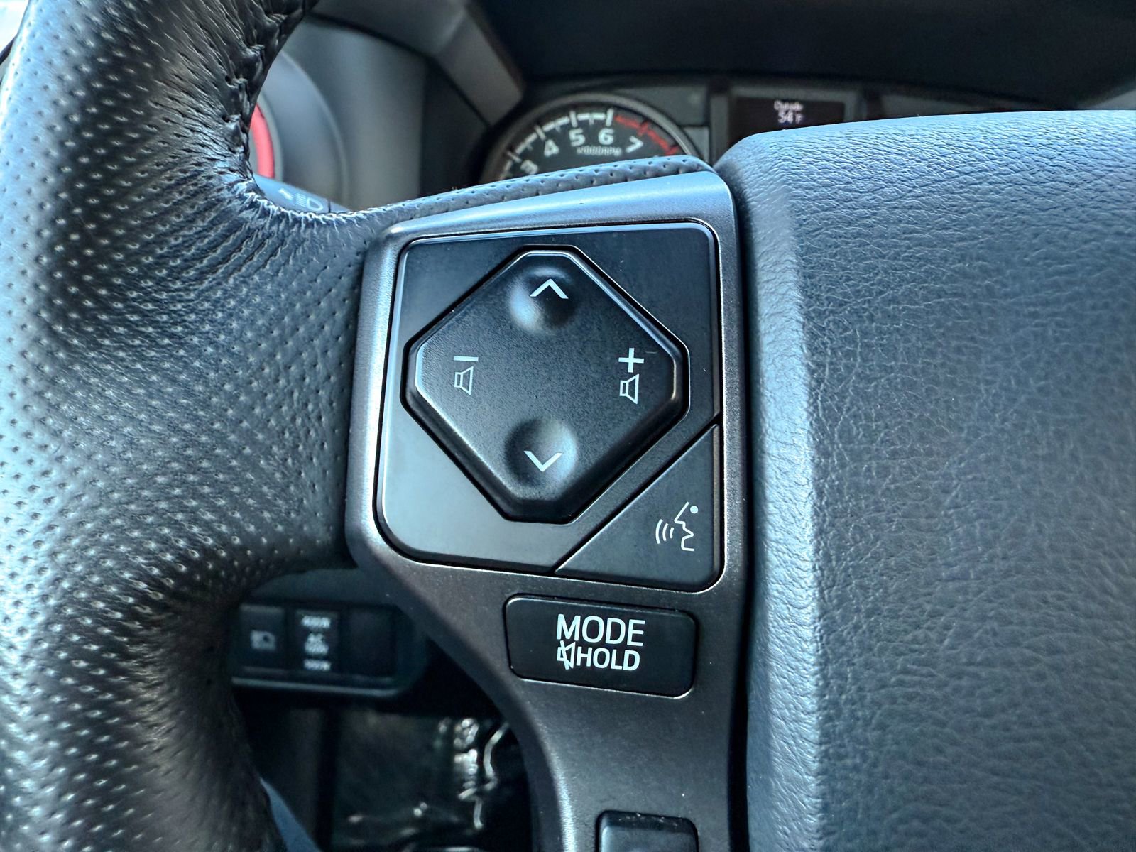 Used 2023 Toyota Tacoma TRD Sport w/ Black Out Package (TMS) image 31