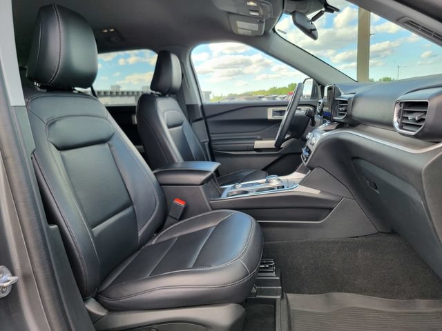 Certified 2023 Ford Explorer XLT w/ Equipment Group 202A AWD/4WD image 25