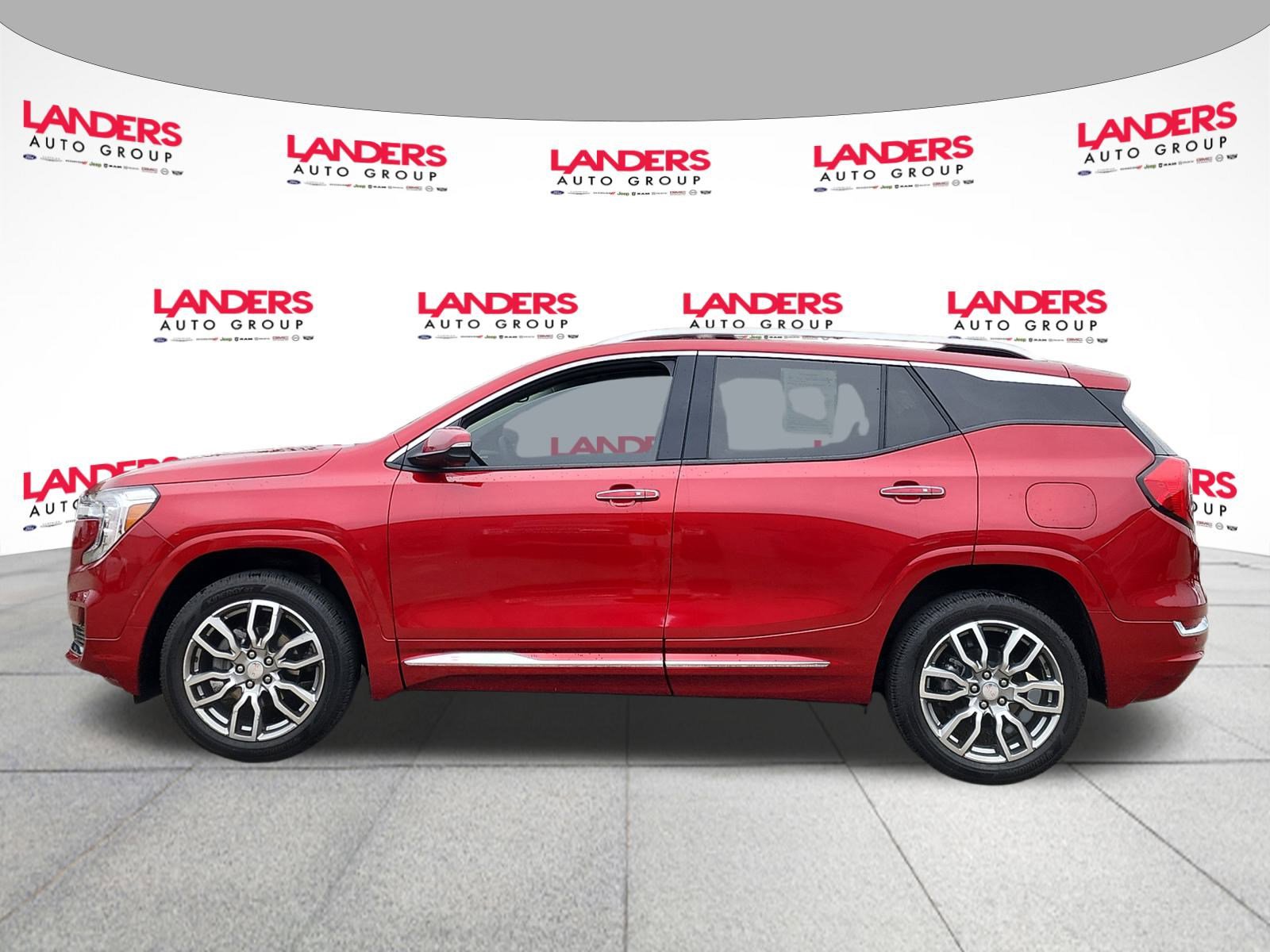 Used 2024 GMC Terrain Denali w/ Denali Premium Package image 6