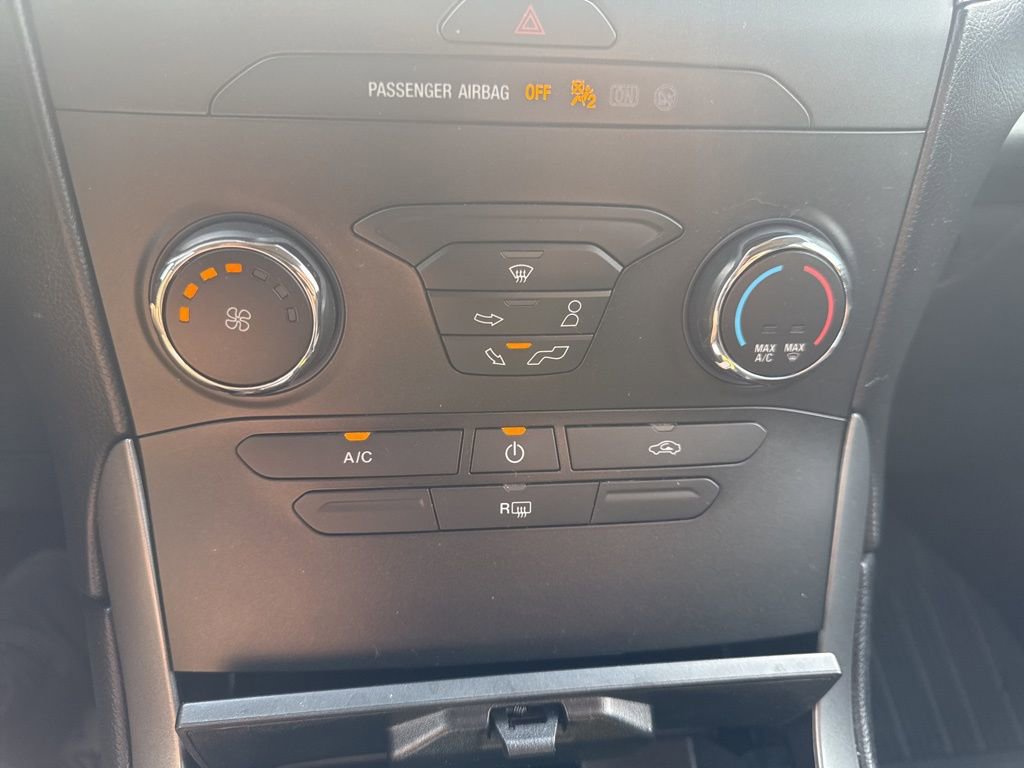 Certified 2019 Ford Edge SE FWD image 21