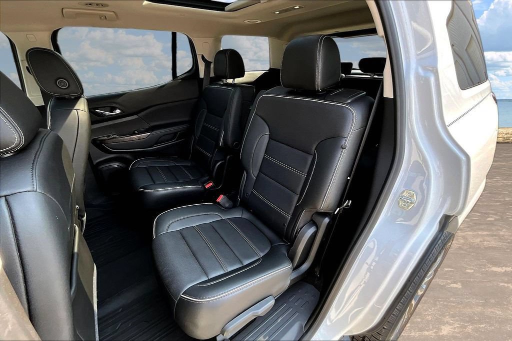 Used 2021 GMC Acadia Denali w/ Denali Technology Package FWD image 24