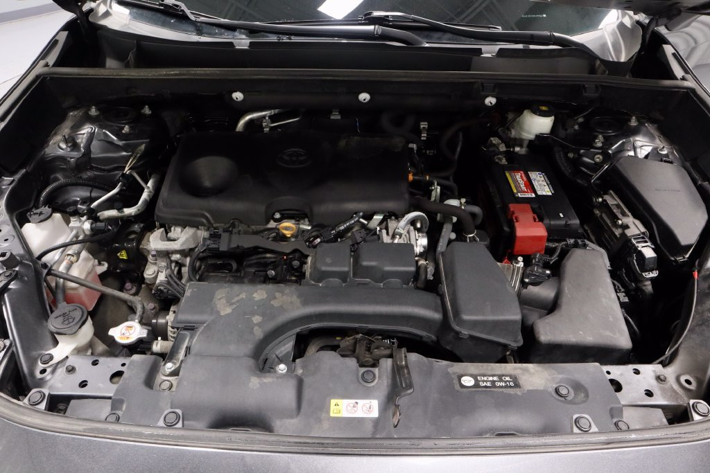 Used 2022 Toyota RAV4 LE AWD/4WD image 16