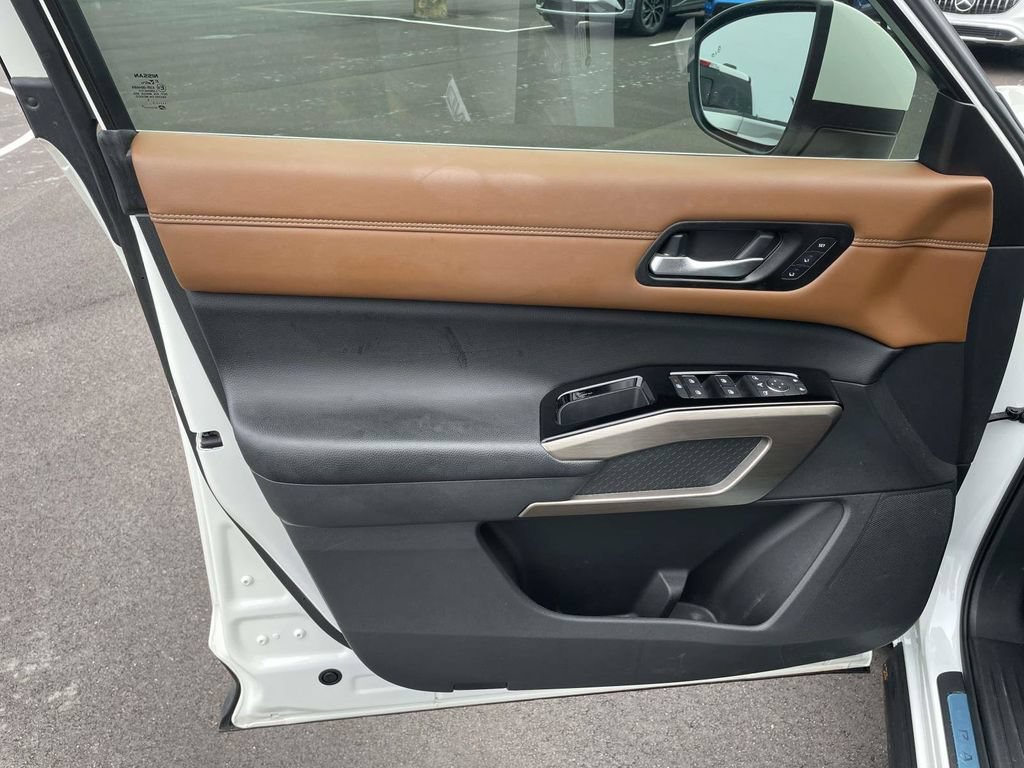 Used 2023 Nissan Pathfinder Platinum w/ Cargo Package FWD image 15
