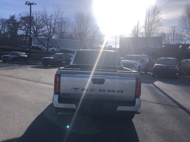 Used 2024 Toyota Tacoma TRD Sport image 3