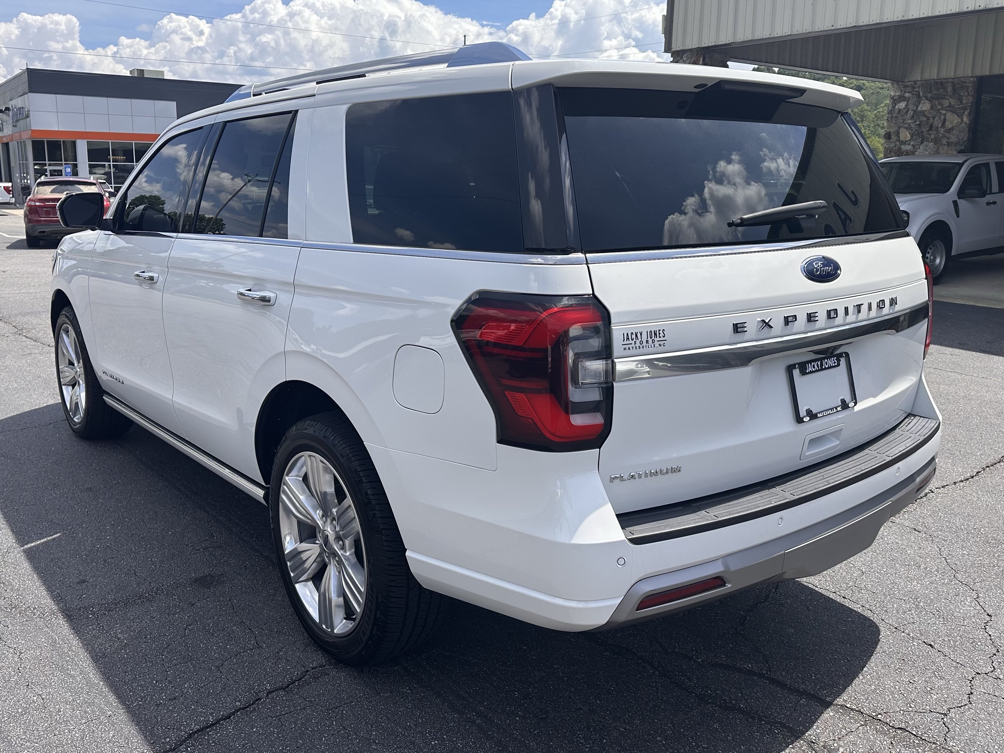 Certified 2022 Ford Expedition Platinum AWD/4WD image 8