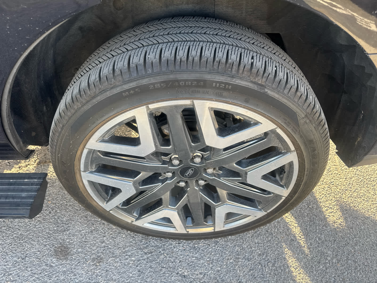 Certified 2025 Ford Expedition Platinum w/ Platinum Ultimate Package image 24