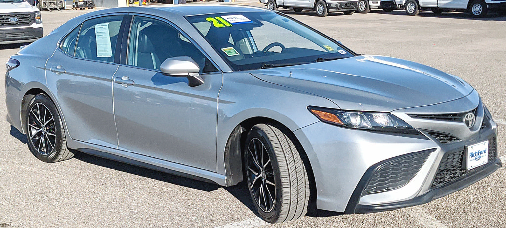 Used 2021 Toyota Camry SE w/ Blackout Package (TMS) FWD image 1