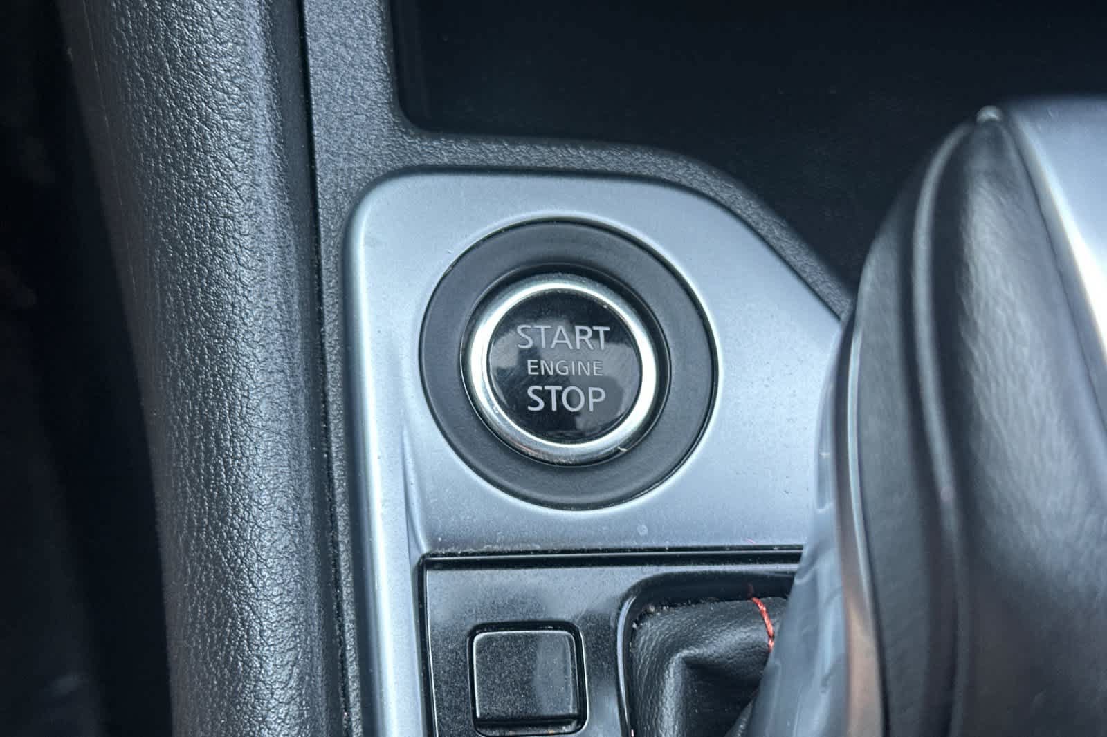 Used 2025 Nissan Sentra SR FWD image 21
