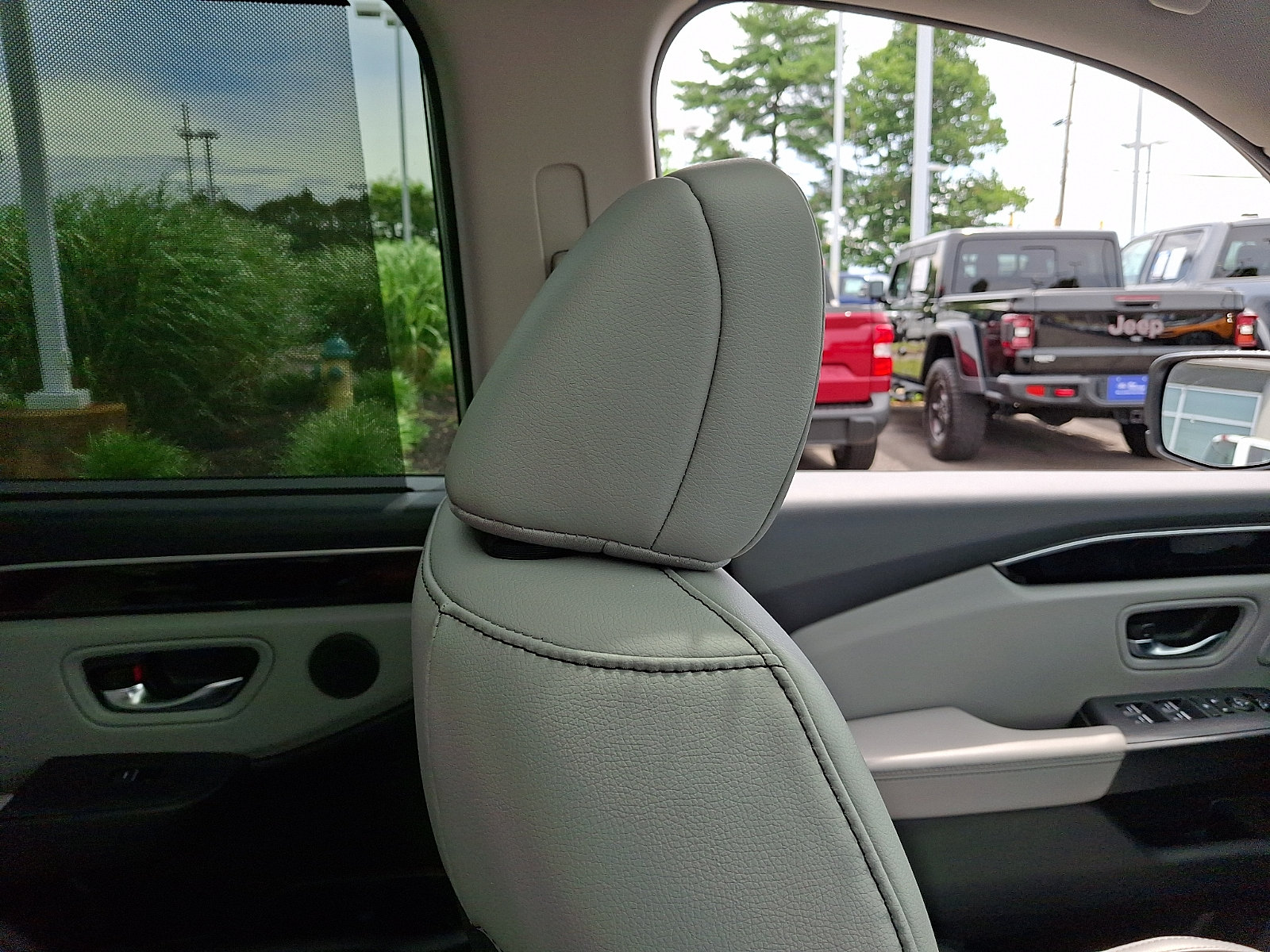 Used 2025 Honda Pilot Touring image 12