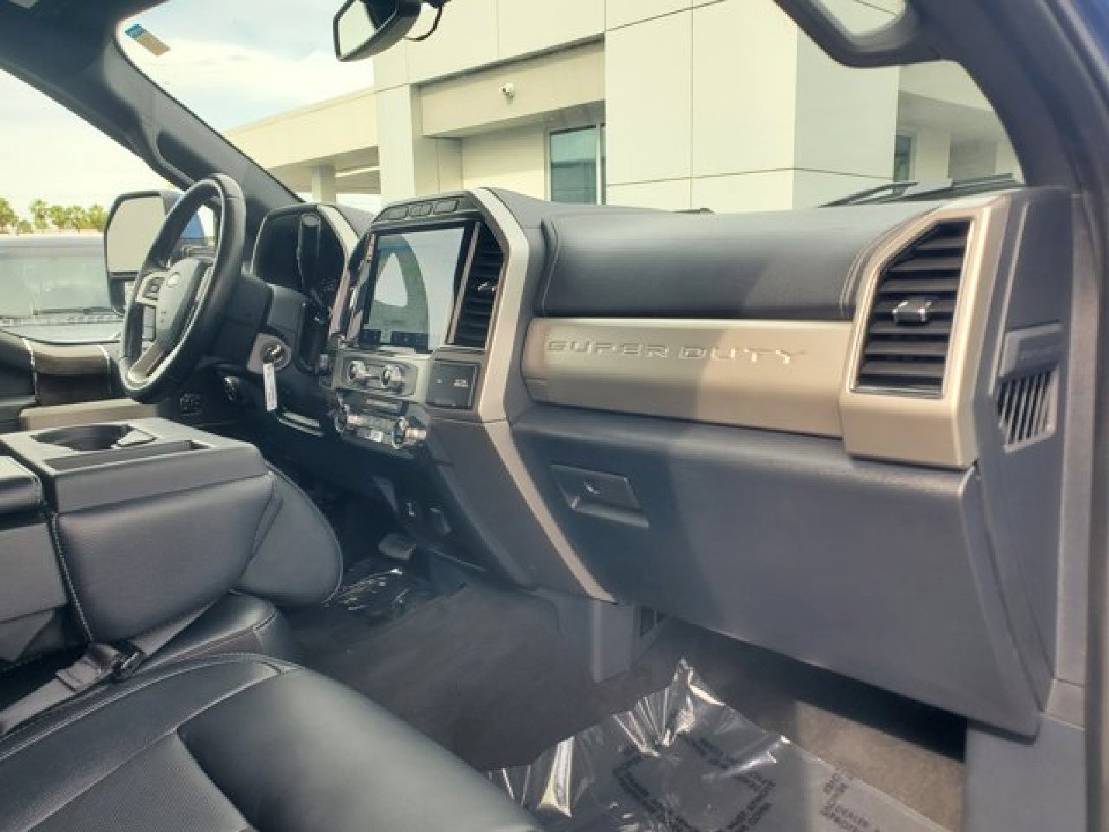 Certified 2022 Ford F250 Lariat w/ Tremor Off-Road Package image 34