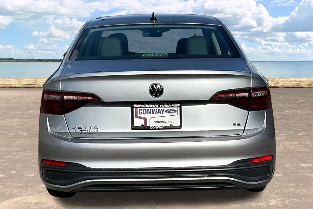 Used 2024 Volkswagen Jetta SE FWD image 7
