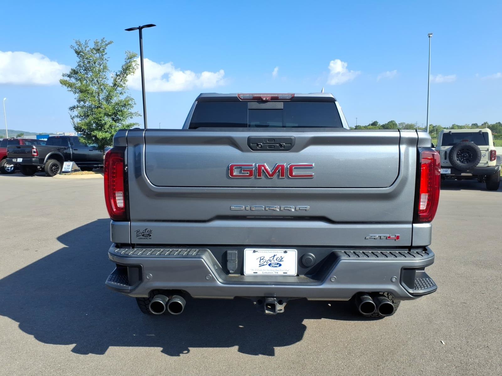 Used 2021 GMC Sierra 1500 AT4 w/ AT4 Premium Package AWD/4WD image 4