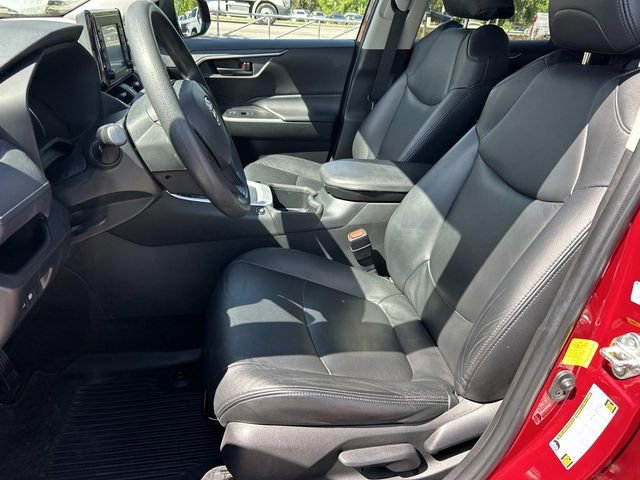 Used 2022 Toyota RAV4 LE FWD image 31
