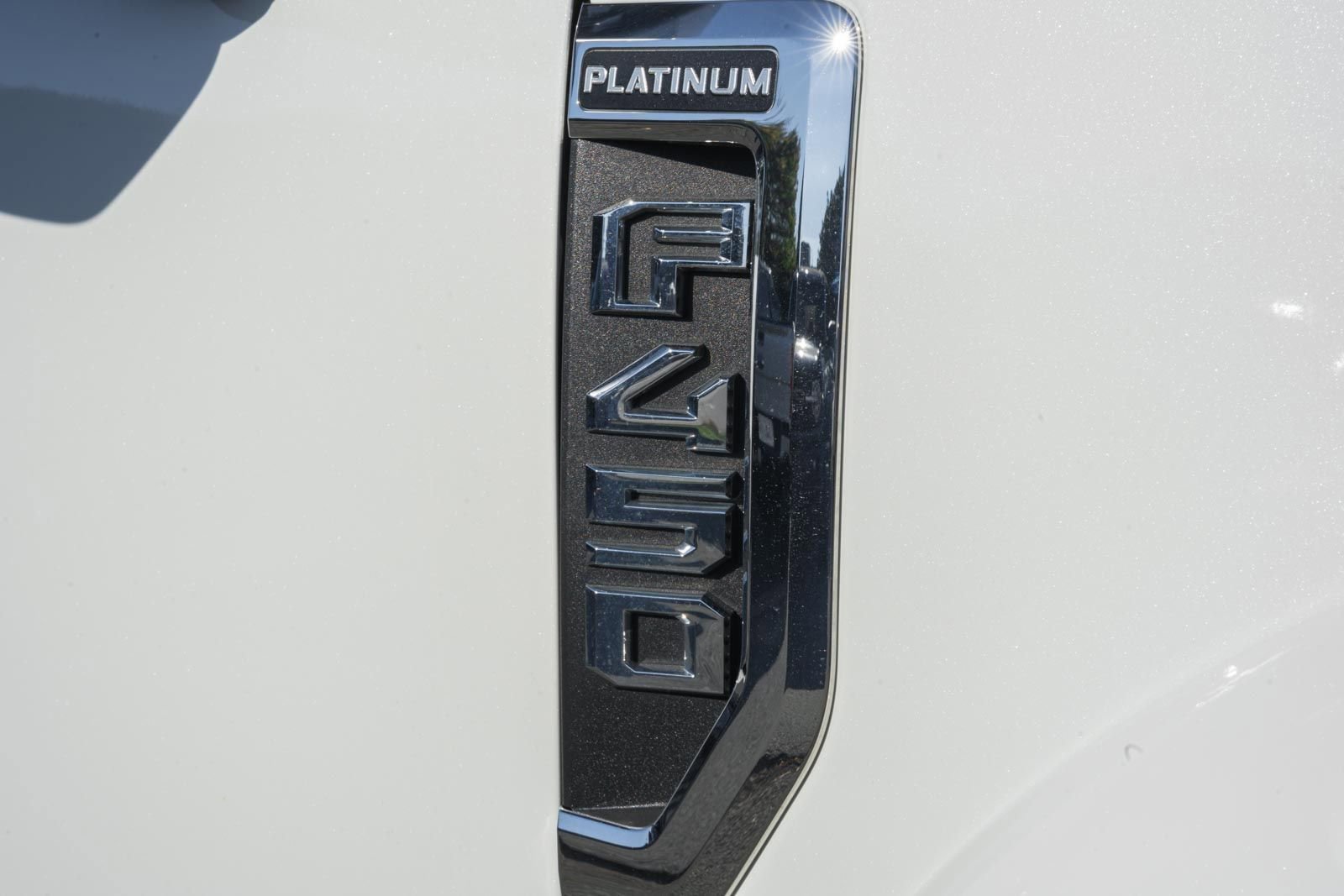 Certified 2022 Ford F450 Platinum w/ FX4 Off-Road Package image 17