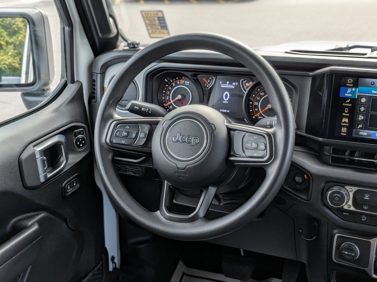 Used 2024 Jeep Gladiator Sport AWD/4WD image 15